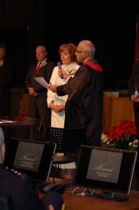 Linda Hepner taking the Oath of Office from Judge Gill - MikeStarchuk.com